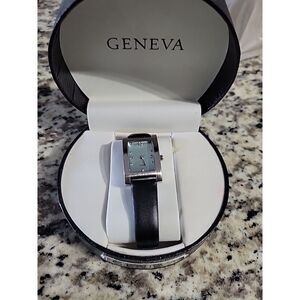 Geneva Watch Silver Black Leather Women's In Box Box Has Damage